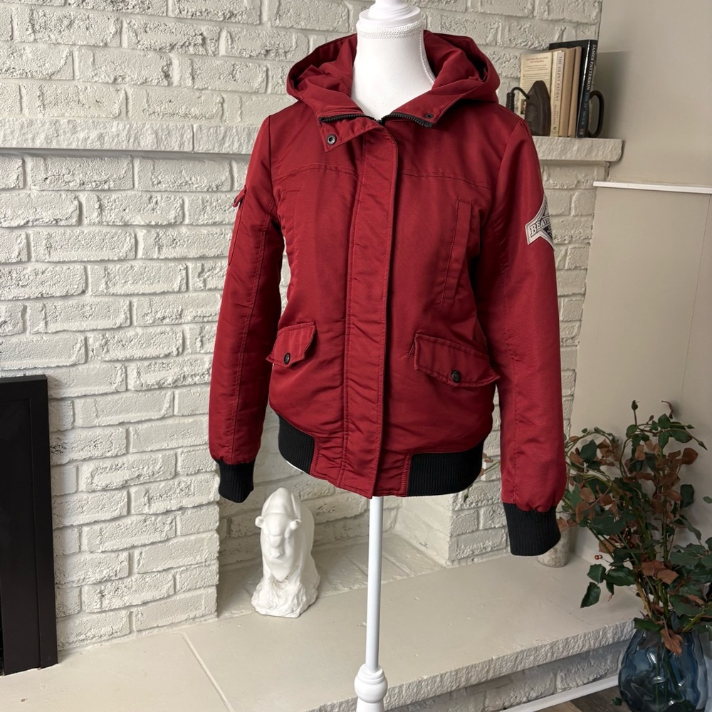 Beaver Canoe Red Hooded Bomber Winter Jacket Size Medium